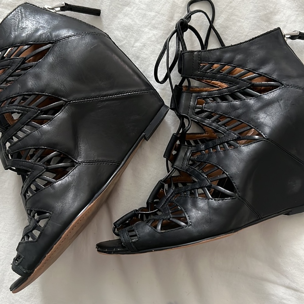 Dolce Vita Women’s Black Shandy Cage Angle Boots Size 8